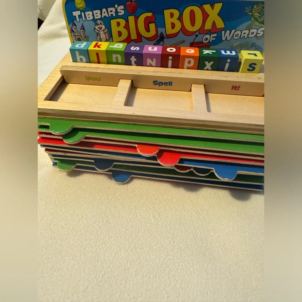 SimplyFun Montessori Educational Spelling Reading Vocabulary Self Play NWT